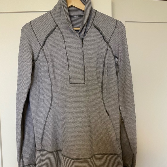 Lulu lemon size 8 - Picture 2 of 3